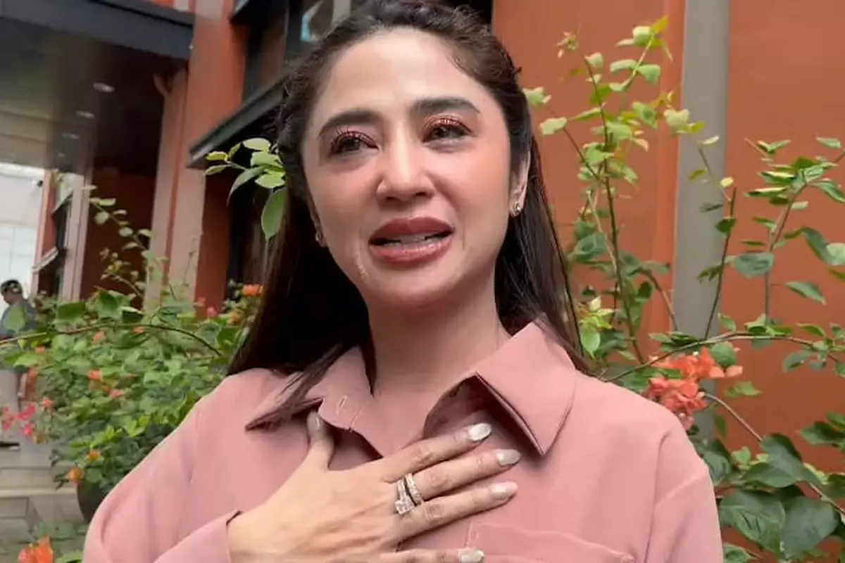Dewi Perssik