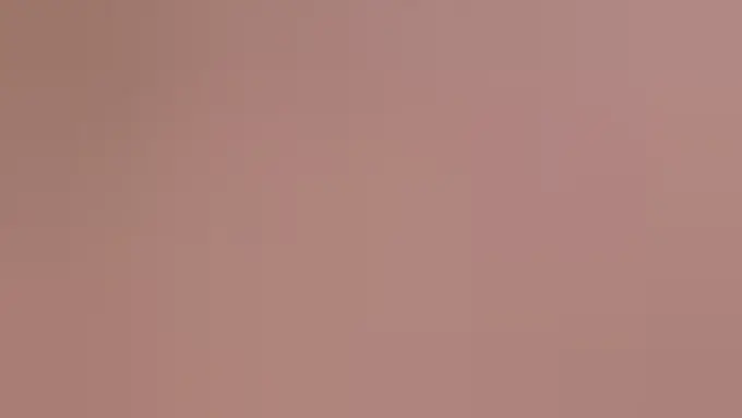 Gaya modern padupadan kebaya Maudy Ayunda