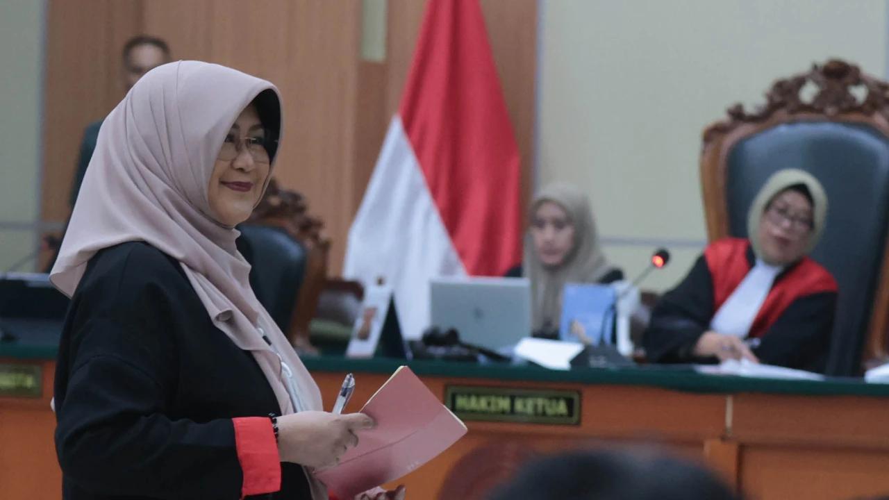 FOTO: Dokter Tifa Didakwa Terkait Tudingan Ijazah Jokowi