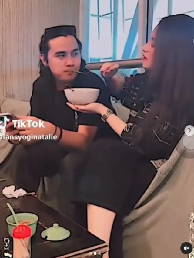 [Fimela] Nathalie Holscher dan Yogi Ilham