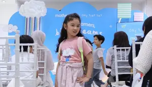 Beli Kaus Cantik untuk Seragam Sekolah Anak di Daerah 3T