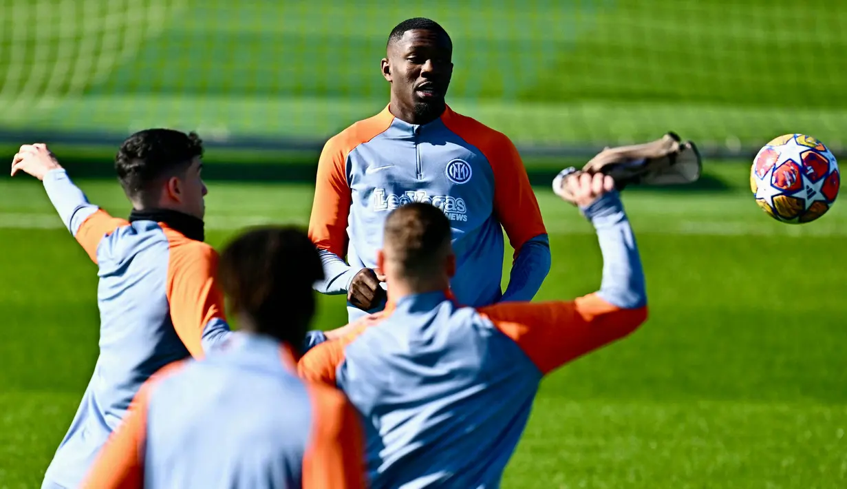 Selain itu, Inter Milan saat ini berada di posisi puncak klasemen Serie A. (GABRIEL BOUYS/AFP)