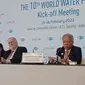 Presiden World Water Council (WWC) Loic Fauchon dan Menteri Pekerjaan Umum dan Perumahan Rakyat (PUPR) Basuki Hadimuljono dalam konferensi pers World Water Forum (WWF) 2024 Meeting di JCC Senayan, Jakarta, Rabu (15/2/2023).