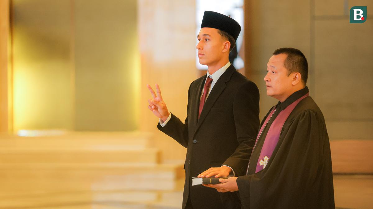 Foto: Detik-Detik Miliano Jonathans Ucap Sumpah Jadi WNI, Siap Perkuat Timnas Indonesia