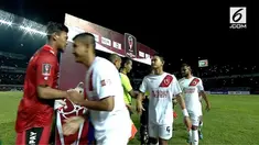 Persib Bandung harus angkat kaki dari Piala Presiden 2018. Pangeran Biru kalah 1-0 dari PSM Makassar lewat gol Bruce Djite.