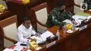 Wamenhan RI M. Herindra (kiri) dan KSAD Jenderal TNI Andika Perkasa saat rapat dengar pendapat (RDP) dengan Komisi I DPR RI di Kompleks Parlemen, Jakarta, Senin (31/5/2021). RDP membahas isu-isu aktual terkait strategi dan kebijakan umum pertahanan negara tahun 2020-2024. (Liputan6.com/Angga Yuniar)