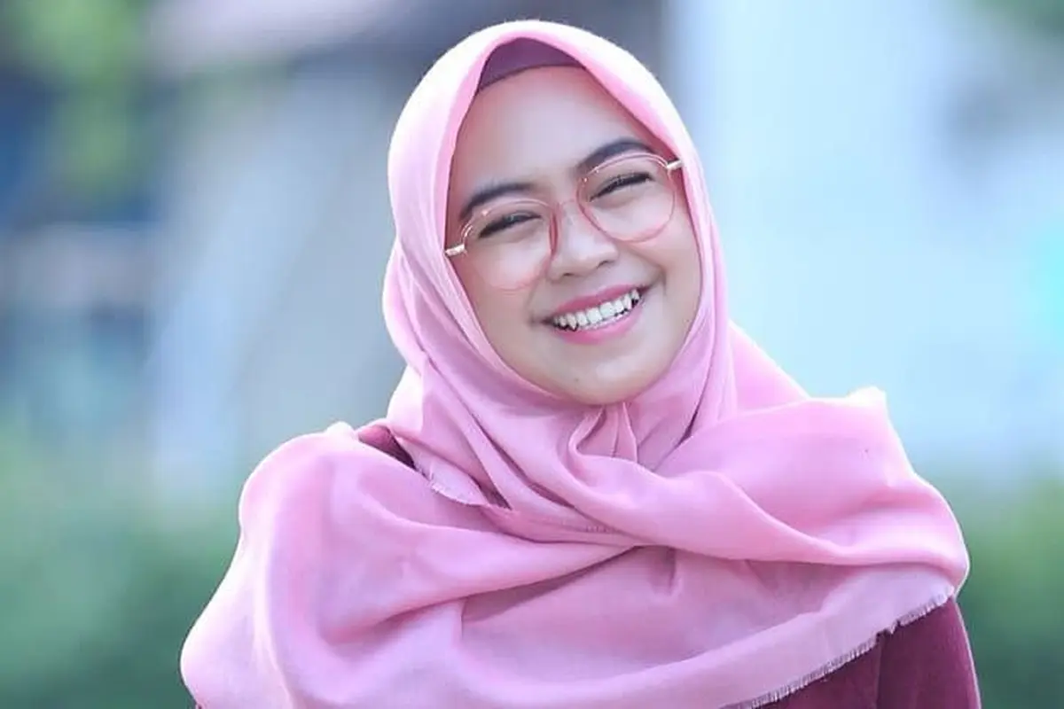 [Bintang] Siap Jadi Pembicara Humoris di XYZ Day 2018, Intip Pastel Outfit Ria Ricis yang Cocok untuk Modern Hijabers