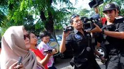 Kedatangan Ratu Rita untuk menjenguk Akil Mochtar di Rumah Tahanan (Rutan) KPK. Jakarta, (1/7/14) (Liputan6.com/Faisal R Syam)