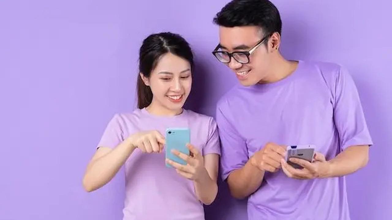 5 Kebiasaan Chatting yang Membuat Pria Semakin Menyukai Kamu
