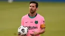 2. Lionel Messi (33 tahun) - Meski telah memasuki usia 33 tahun, posisi Lionel Messi belum tergantikan di skuat Barcelona musim ini. Bintang asal Argentina ini tercatat sudah membela Barcelona sejak berusia 13 tahun. (AFP/Josep Lago)