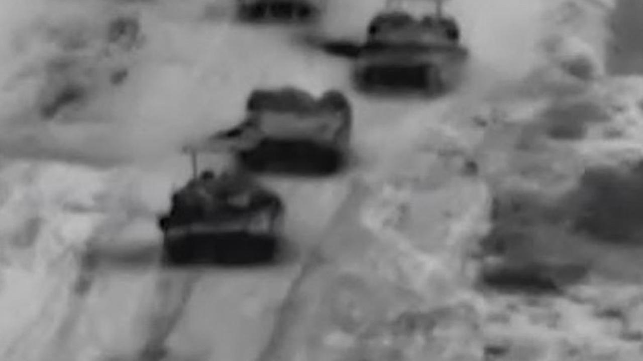 FOTO: Penampakan Tank Israel Malam-Malam Terobos Jalur Gaza