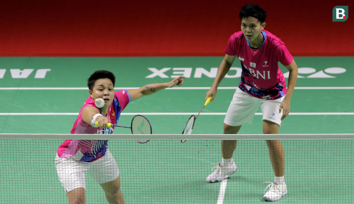 Di babak semifinal, Apriyani Rahayu/Siti Fadia Silva Ramadhanti akan menantang ganda putri Malaysia sebagai unggulan ke-6, Pearly Tan/Thinaah Muralitharan. (Bola.com/Ikhwan Yanuar)