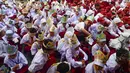 Murid baru kelas satu saat mengikuti pelaksanaan MPLS (Masa Pengenalan Lingkungan Sekolah) di SDN Meruyung, Depok, jawa Barat, Senin, 13 Juli 2007. (KLY/ Arie Basuki)