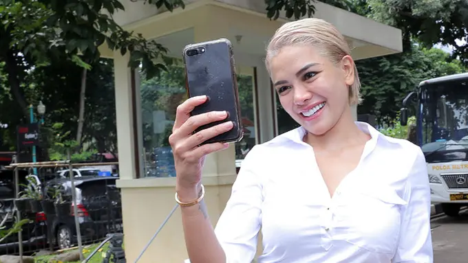 [Bintang] Nikita Mirzani