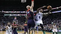 Bintang Celtics, Isaiah Thomas saat melawan Washington Wizard pada babak Perempatfinal NBA, Selasa (3/5/2017)