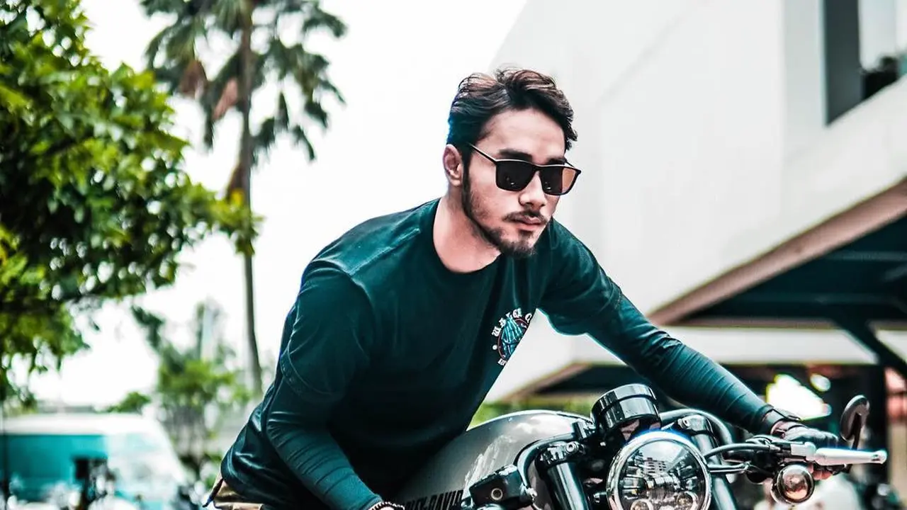 Pesona Tampan Achmad Megantara, Pemeran Bima KKN di Desa Penari yang Disebut Zayn Malik Indonesia,