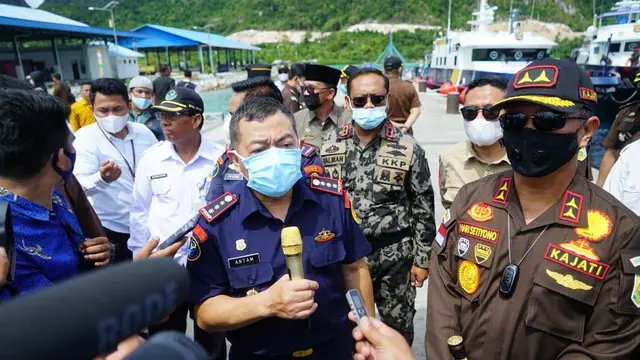 KKP menenggelamkan 10 kapal pelaku illegal fishing di Laut Natuna, Batam, Kepulauan Riau. (Foto: Liputan6.com/KKP)