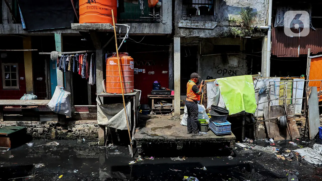 Potret Nyata Kemiskinan di Balik Megahnya Kota Jakarta
