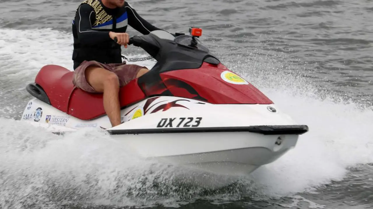 Jet Ski Listrik Bebas Polusi  