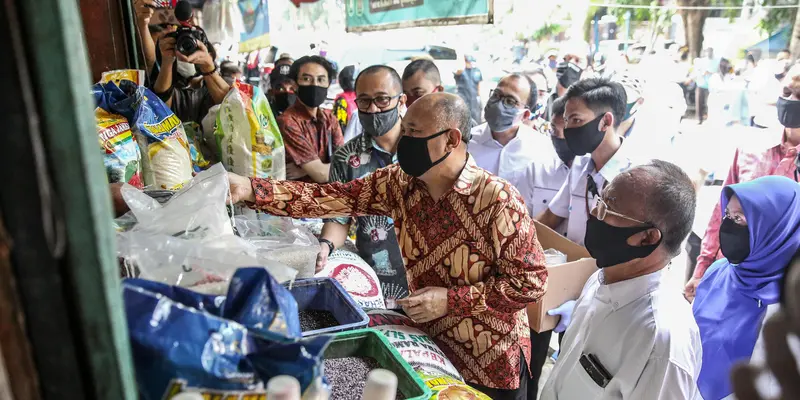 Menkop UKM Tinjau Pasar Tradisional Cempaka Putih