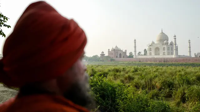 Taj Mahal Berubah Warna