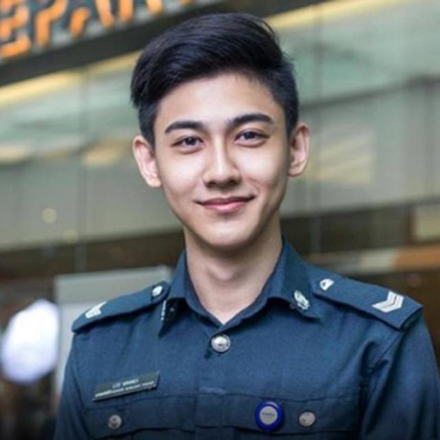 Terungkap, Identitas Petugas Tiket Ganteng yang Masih Jomblo ...