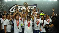 Persib Bandung mengukuhkan diri menjadi juara ISL 2014 di Stadion Gelora Sriwijaya, Palembang, (7/11/2014). (Liputan6.com/Helmi Fithriansyah)