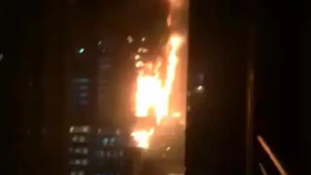 Warga Abadikan Kebakaran Neo Soho dari Apartemen Tinggi