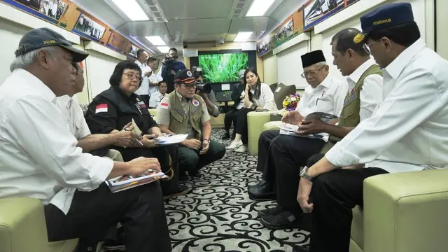 Wapres Ma'ruf Amin dan rombongan berangkat dari Stasiun Kebayoran Jakarta ke Stasiun Rangkas Bitung