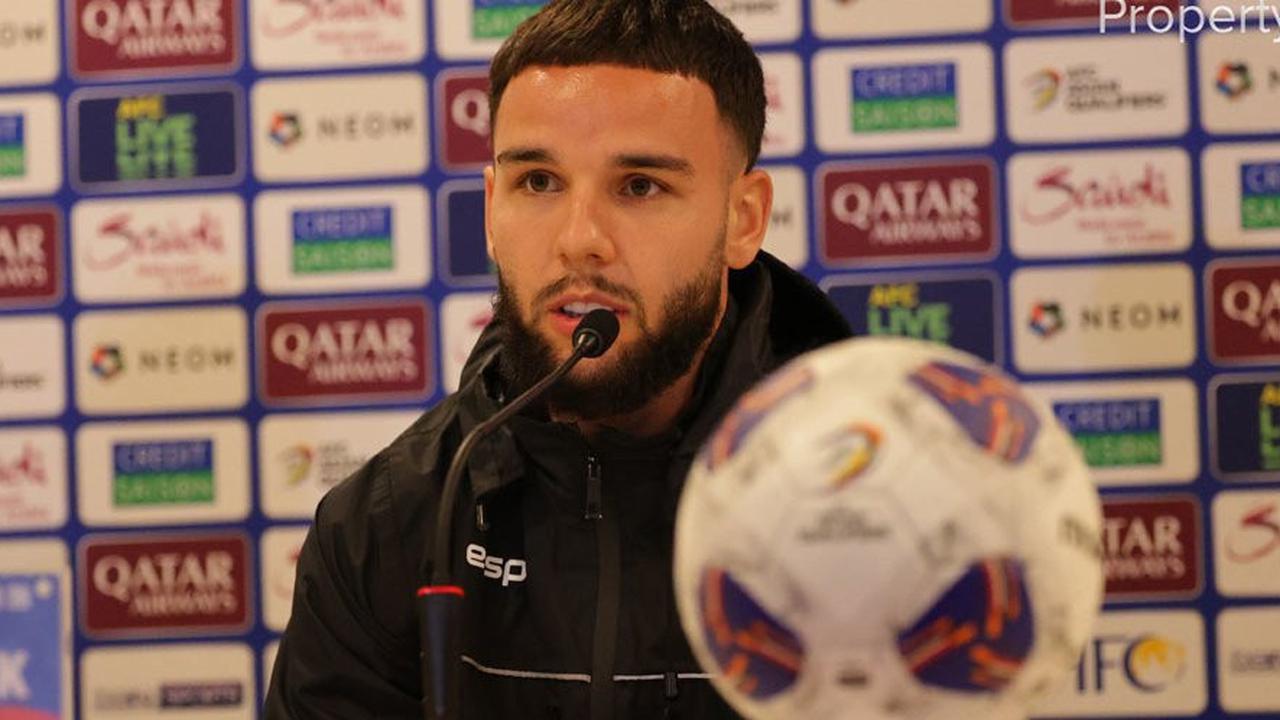 Calvin Verdonk pada sesi jumpa pers jelang laga Bahrain vs Indonesia, Rabu (9/10/2024) (c) PSSI