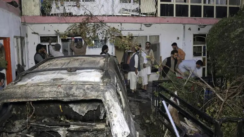 Mobil keluarga Ahmadi setelah AS melakukan serangan drone salah sasaran di Kabul, Afghanistan (AP Photo)