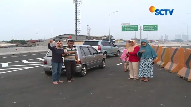 Sejak dibuka, Tol Becakayu Sektor 1B dan IC Cipinang - Jakasampurna oleh Presiden Jokowi, warga antusias untuk mencoba tol tersebut.