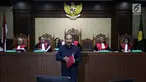 Pengacara tersangka kasus E-KTP Setya Novanto, Fredrich Yunadi menjalani sidang pembacaan eksepsi di Pengadilan Tipikor, Jakata, Kamis (15/2). Fredrich menjadi terdakwa kasus menghalangi penyidikan KPK atas Setya Novanto. (Liputan6.com/JohanTallo)