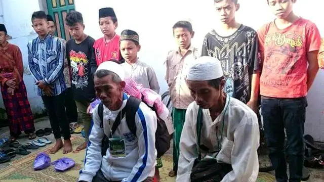Ilustrasi – Dua pria Kebumen yang berniat naik haji bersepeda ontel tiba di kampung halaman usai tak memeroleh visa keluar dari Batam. (Foto: Liputan6.com/Facebook/Muhamad Ridlo)