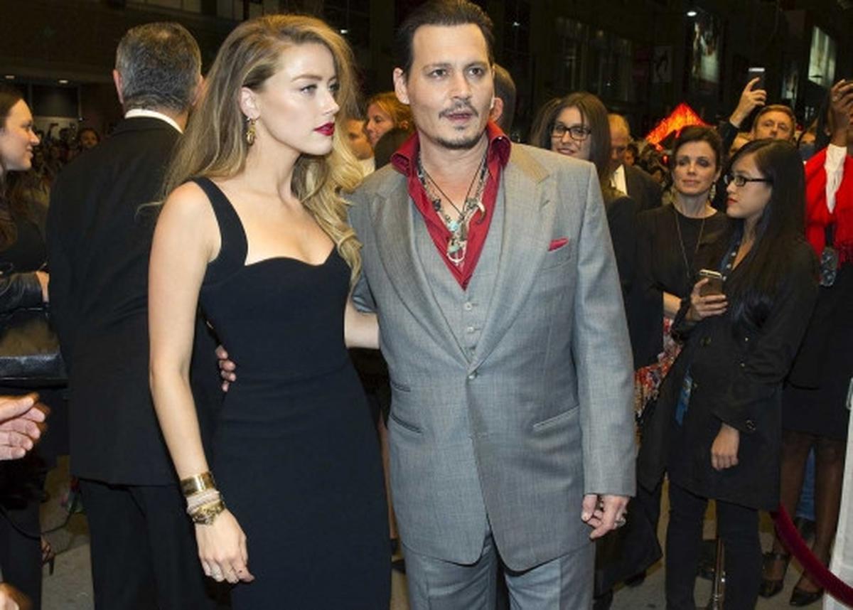 Johnny Depp pamer kemesraan bersama istrinya yang cantik