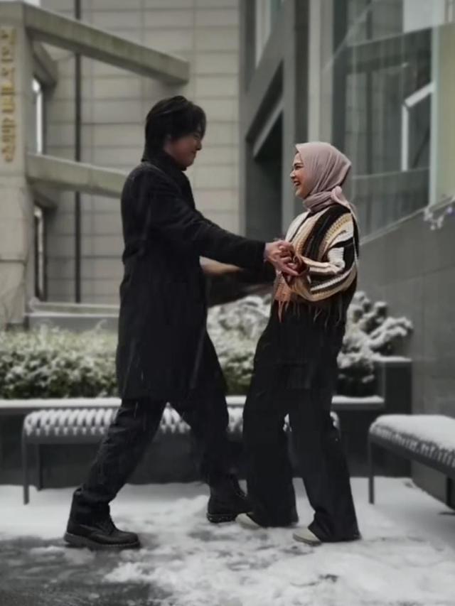 Cut Meyriska dan Roger Danuarta sedang liburan di Korea Selatan