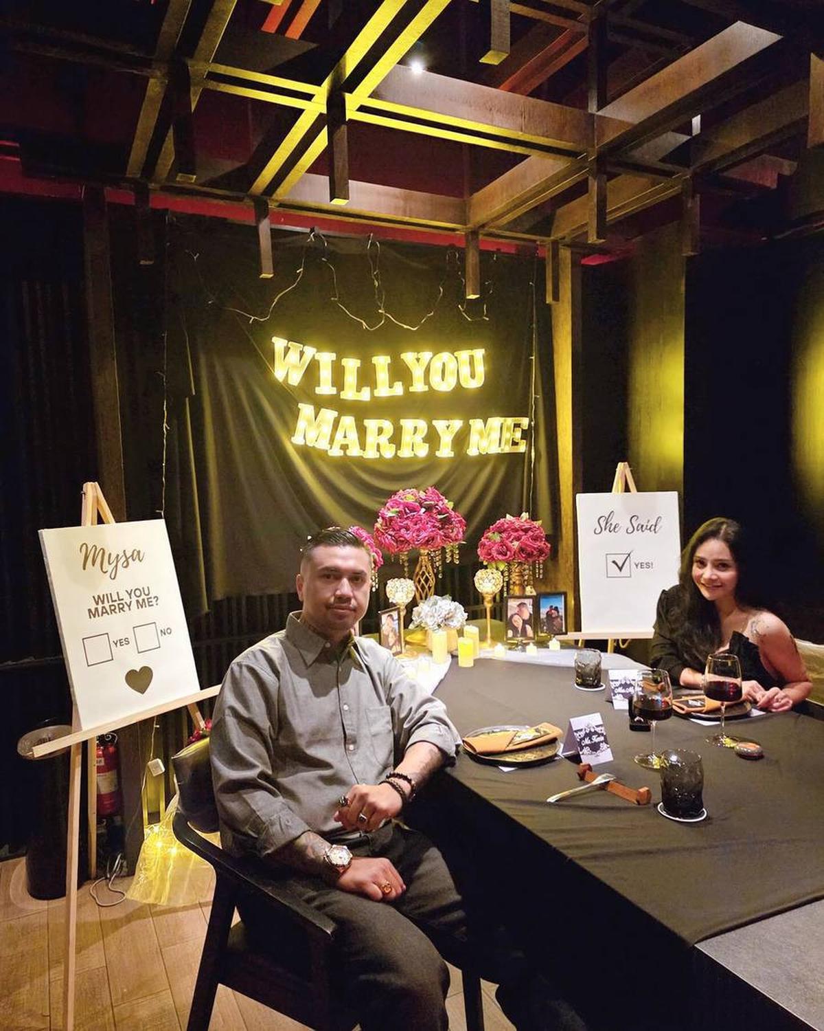 7 Potret Mawar AFI Dilamar Kekasih Lewat Dinner Romantis & Ucapan Penuh Cinta, Bahagia Banget