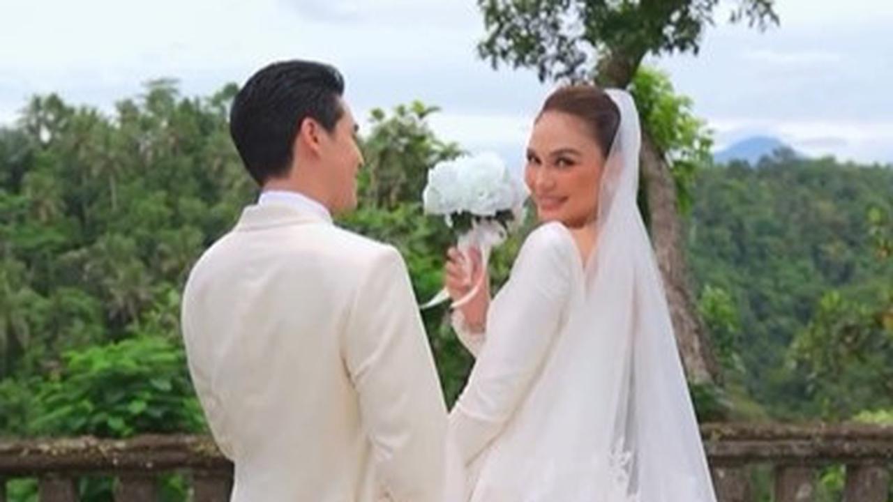 Potret Deretan Pasangan Selebritis Tangkap Buket Bunga di Pernikahan Luna Maya dan Maxime Bouttier, yang Terakhir Bikin Ngakak