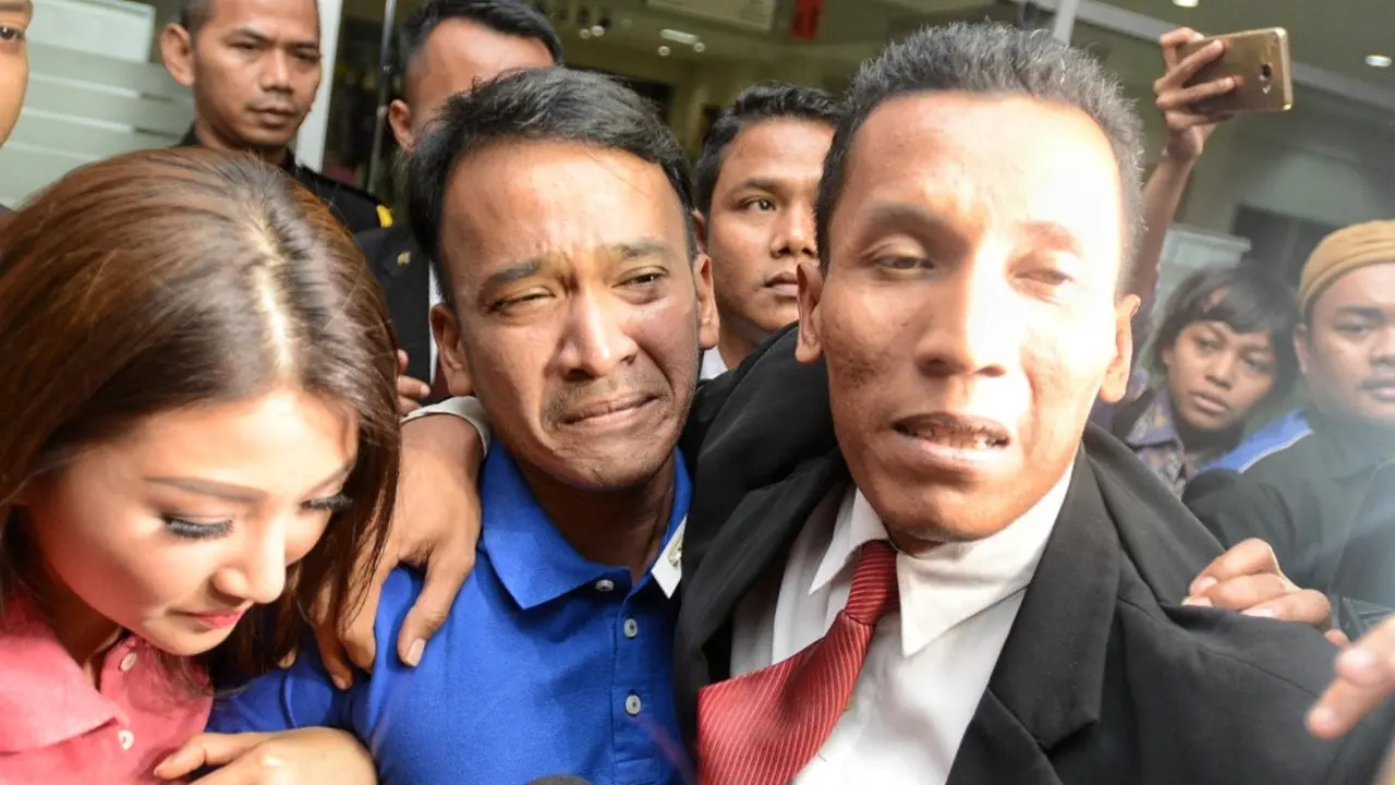 [Bintang] Ruben Onsu dan Julia Perez