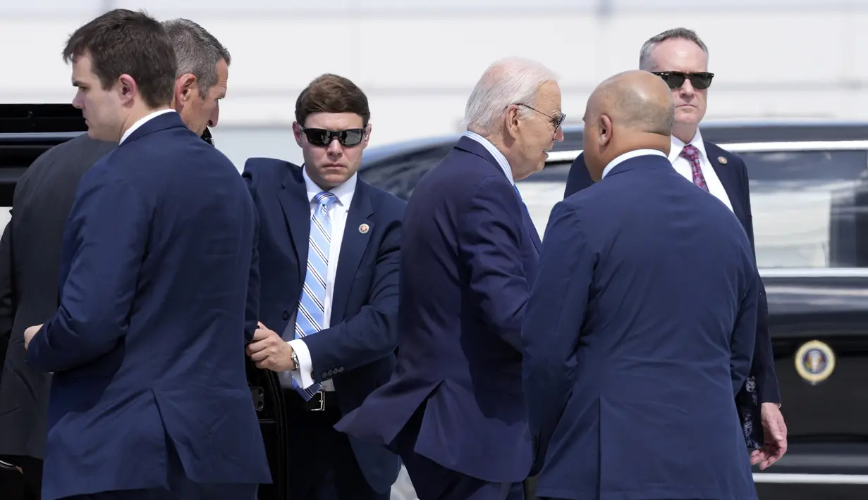 Dokter presiden mengatakan Biden telah menerima dosis pertama Paxlovid. (AP Photo/Susan Walsh)