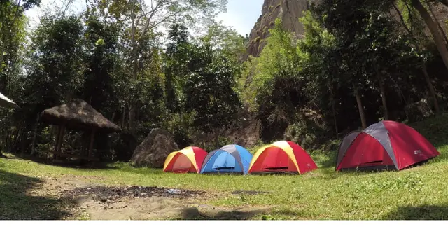 Berkemah di kawasan Nglanggran Gunung Kidul (dok. gunungapipurba.com)