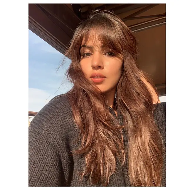 4 Fakta Rhea Chakraborty Ditahan Polisi, Terkait Kematian Sushant Singh Rajput