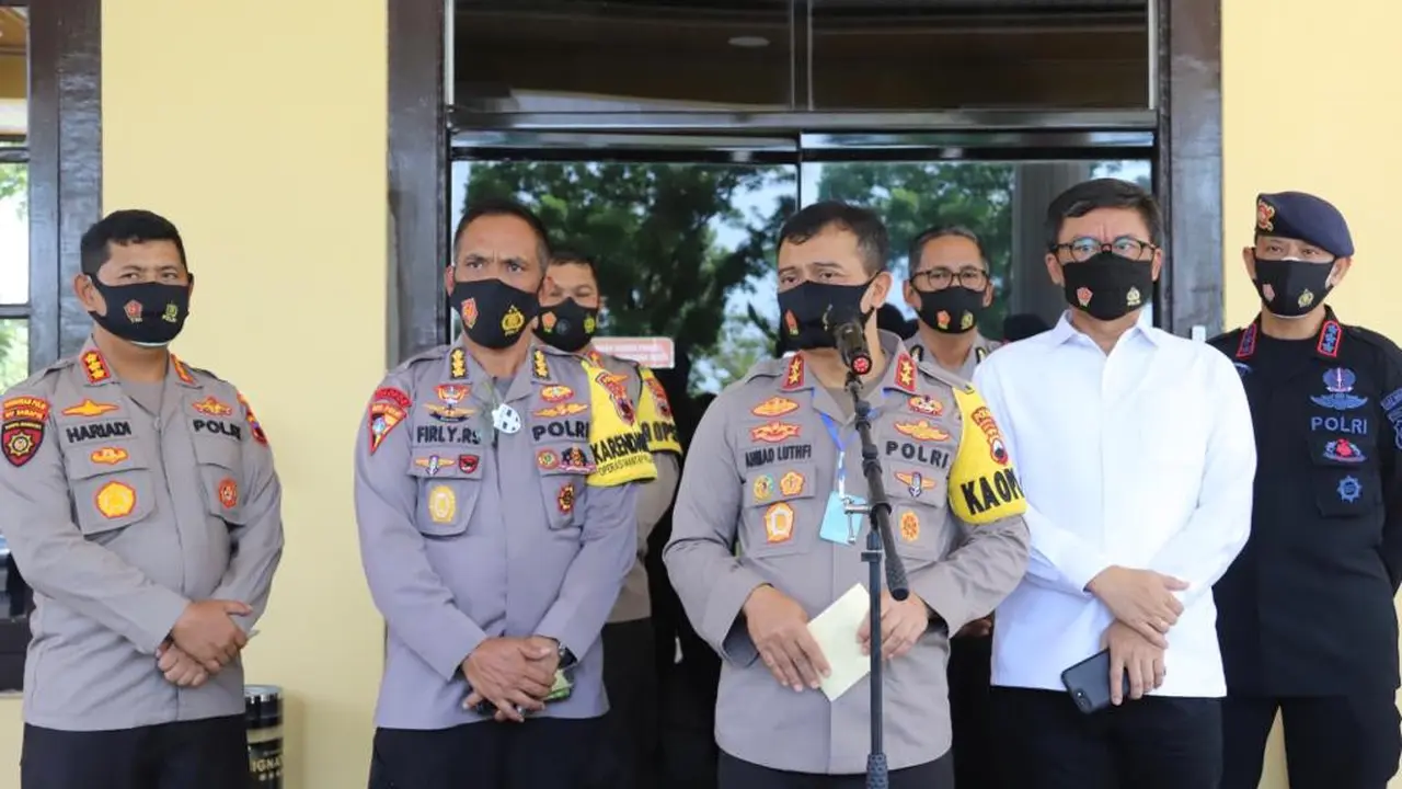 Kapolda Jateng Irjen Ahmad Lutfi memastikan tersangka konser dangdut di tengah pandemi, Wakil Ketua DPRD Kota Tegal, W jalani pemeriksaan perdana berstatus tersangka. (Foto: Liputan6.com/Polres Pemalang)