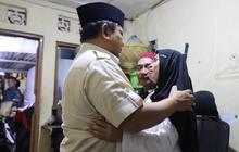 Tangis Ibu Affan Kurniawan Pecah Saat Bertemu Prabowo: Anak Saya Udah Enggak Ada