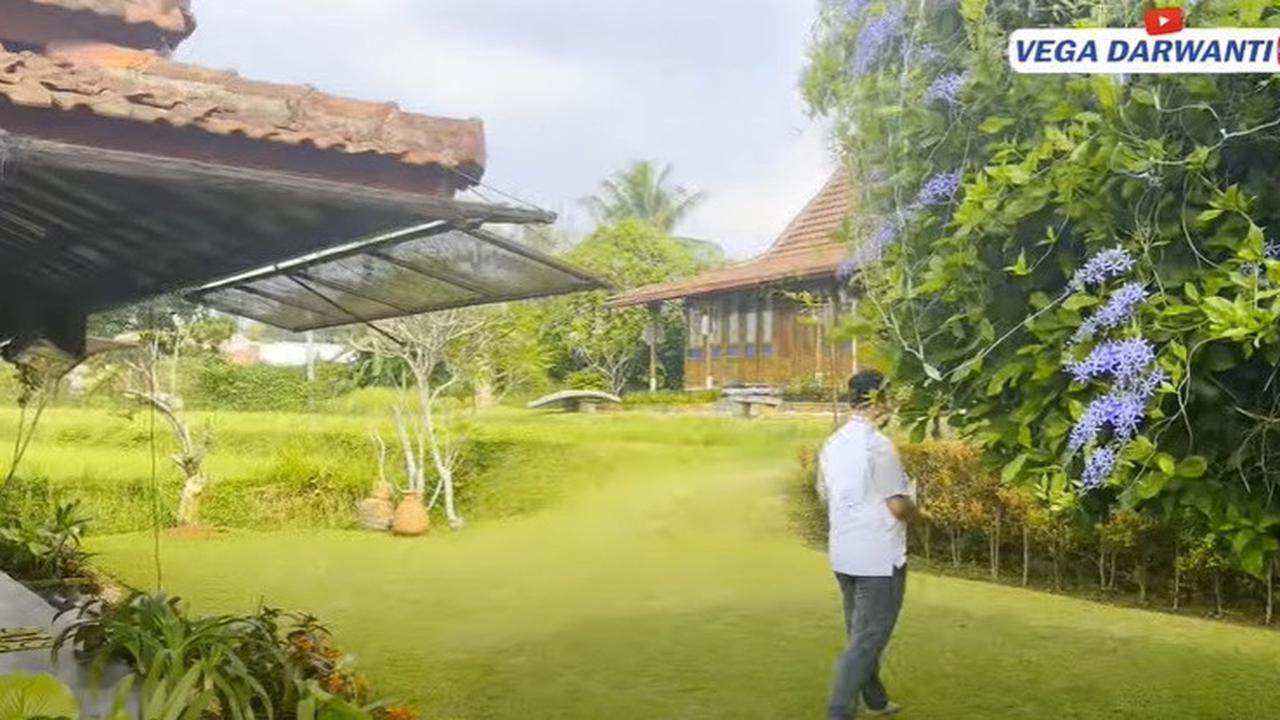 9 Potret Terbaru Vila Ruben Onsu yang Luas dan Asri, Punya Banyak Pendopo - Perlihatkan Tanaman Hasil Berkebun