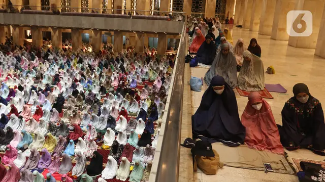 Sholat Tarawih Pertama di Masjid Istiqlal