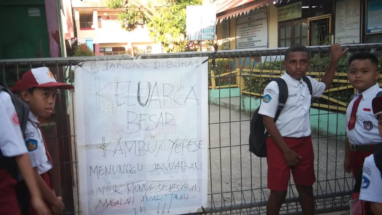 pemalangan sekolah di Kota Jayapura