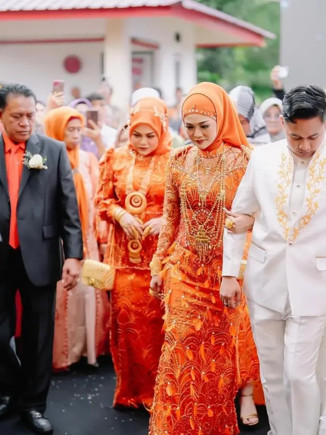 Putri Isnari dan Tiga Ibu Mertua