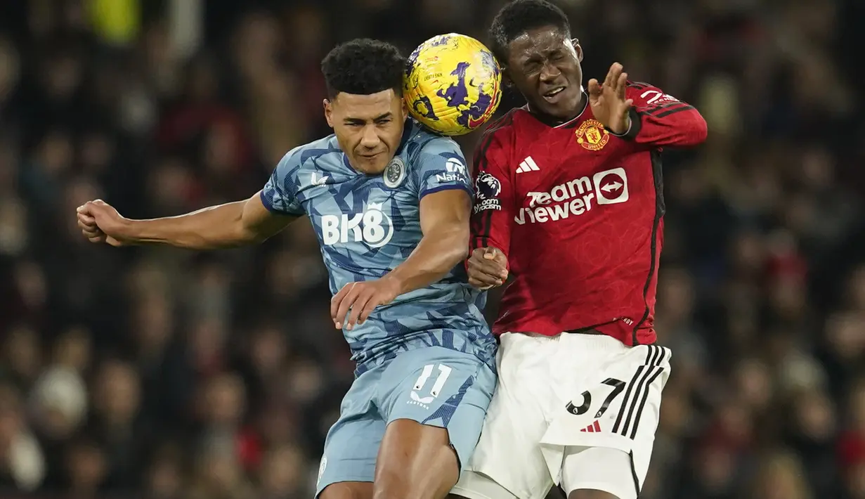 MU berhasil comeback sensasional dan mengalahkan Aston Villa 3-2 di laga Boxing Day Liga Inggris. (AP Photo/Dave Thompson)