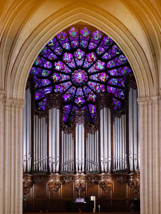 Untuk merayakan momen ini, katedral Notre-Dame akan mengadakan misa khusus dua kali sehari selama delapan hari ke depan. (Ludovic MARIN/POOL/AFP)